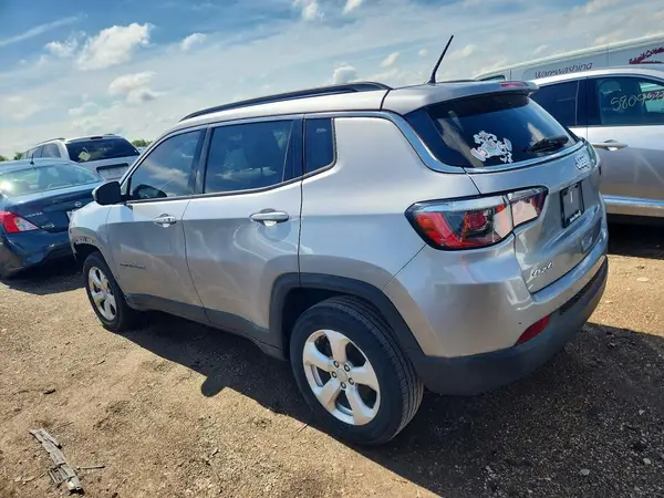 3C4NJDBB0JT402906 2018 JEEP COMPASS - Image 2