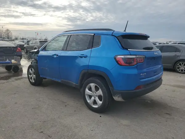 3C4NJDBB0JT403313 2018 JEEP COMPASS - Image 2
