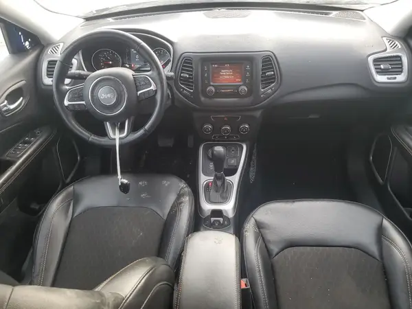 3C4NJDBB0JT403313 2018 JEEP COMPASS - Image 8