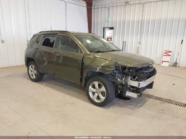 3C4NJDBB0JT418894 2018 JEEP COMPASS - Image 1