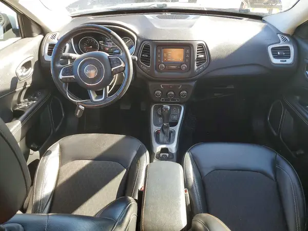 3C4NJDBB0JT418927 2018 JEEP COMPASS - Image 8