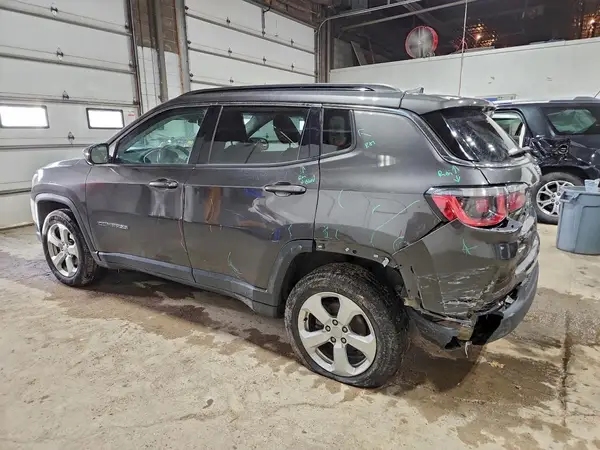 3C4NJDBB0JT423285 2018 JEEP COMPASS - Image 2