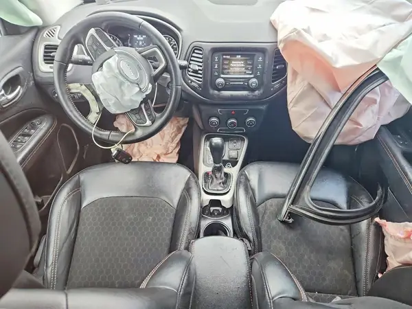 3C4NJDBB0JT423349 2018 JEEP COMPASS - Image 8