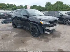 3C4NJDBB0JT432763 2018 JEEP COMPASS