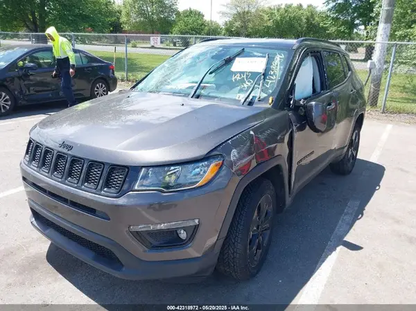 3C4NJDBB0JT454598 2018 JEEP COMPASS - Image 2