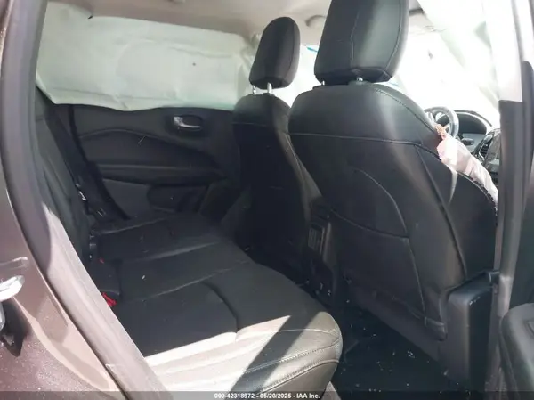 3C4NJDBB0JT454598 2018 JEEP COMPASS - Image 8