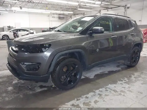 3C4NJDBB0JT454973 2018 JEEP COMPASS - Image 2