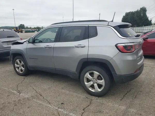 3C4NJDBB0JT456061 2018 JEEP COMPASS - Image 2