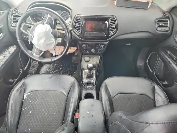 3C4NJDBB0JT457047 2018 JEEP COMPASS - Image 8