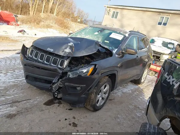 3C4NJDBB0JT457453 2018 JEEP COMPASS - Image 2