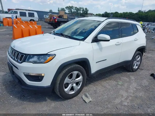 3C4NJDBB0JT457839 2018 JEEP COMPASS - Image 2