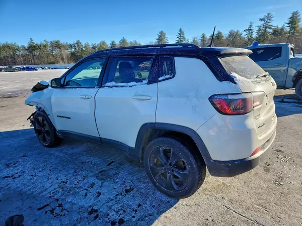 3C4NJDBB0JT457985 2018 JEEP COMPASS - Image 2