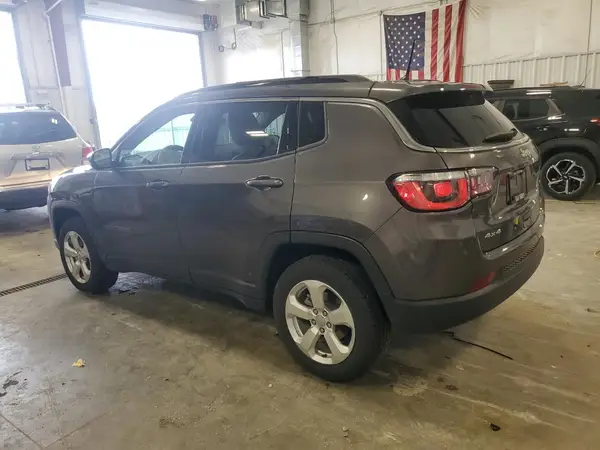 3C4NJDBB0JT482336 2018 JEEP COMPASS - Image 2