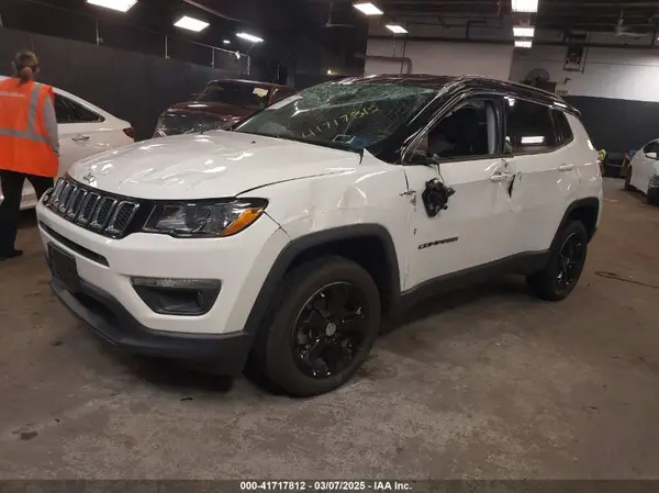 3C4NJDBB0KT599593 2019 JEEP COMPASS - Image 2
