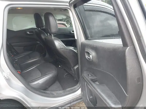 3C4NJDBB0KT601469 2019 JEEP COMPASS - Image 8
