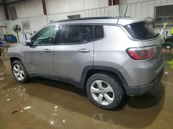 3C4NJDBB0KT646038 2019 JEEP COMPASS - Image 2