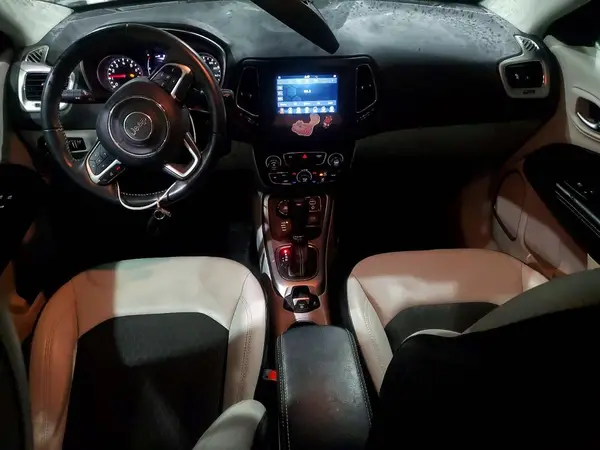 3C4NJDBB0KT646038 2019 JEEP COMPASS - Image 8