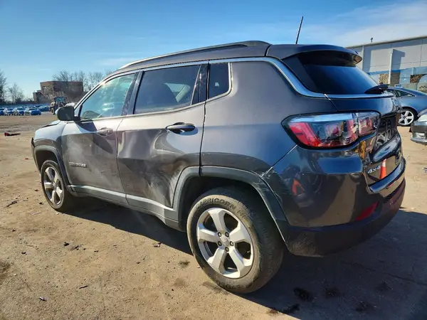 3C4NJDBB0KT647352 2019 JEEP COMPASS - Image 2
