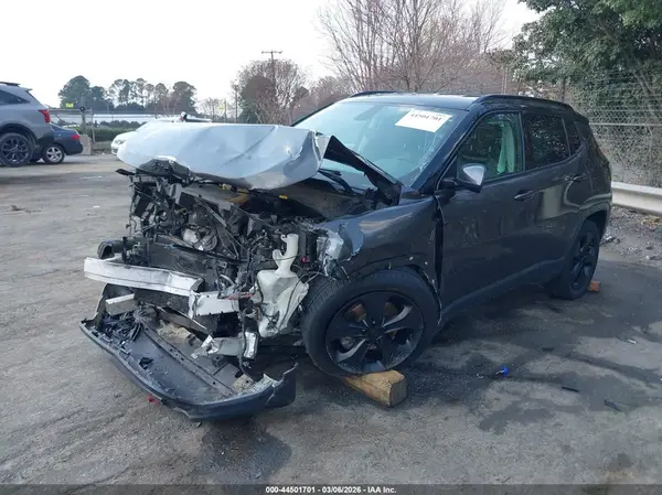 3C4NJDBB0KT648582 2019 JEEP COMPASS - Image 2
