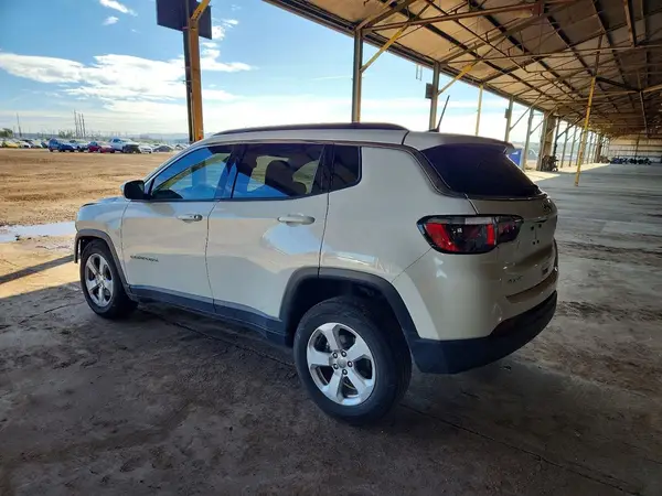 3C4NJDBB0KT650705 2019 JEEP COMPASS - Image 2