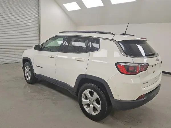 3C4NJDBB0KT652891 2019 JEEP COMPASS - Image 2