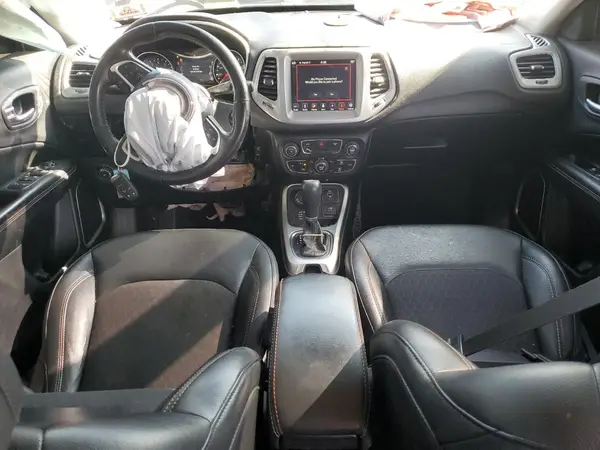 3C4NJDBB0KT661252 2019 JEEP COMPASS - Image 8