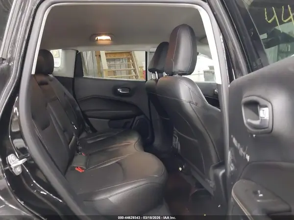 3C4NJDBB0KT665172 2019 JEEP COMPASS - Image 8