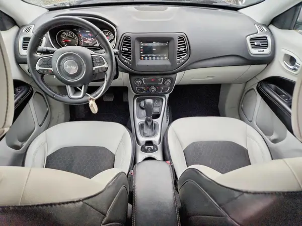 3C4NJDBB0KT670369 2019 JEEP COMPASS - Image 8