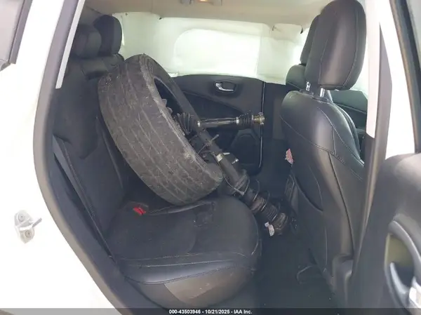 3C4NJDBB0KT703578 2019 JEEP COMPASS - Image 8