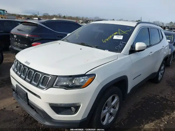 3C4NJDBB0KT703810 2019 JEEP COMPASS - Image 2