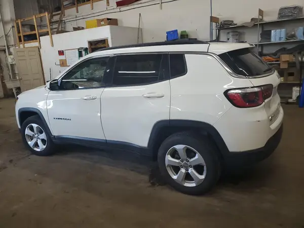 3C4NJDBB0KT713320 2019 JEEP COMPASS - Image 2