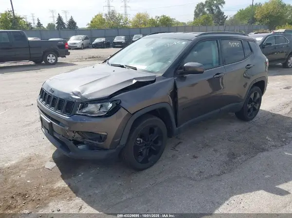 3C4NJDBB0KT713589 2019 JEEP COMPASS - Image 2
