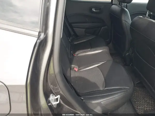 3C4NJDBB0KT713589 2019 JEEP COMPASS - Image 8