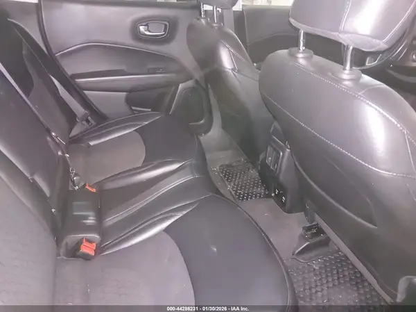 3C4NJDBB0KT731090 2019 JEEP COMPASS - Image 8