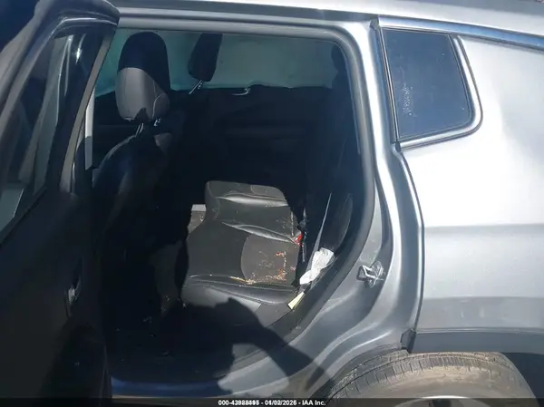 3C4NJDBB0KT741151 2019 JEEP COMPASS - Image 8
