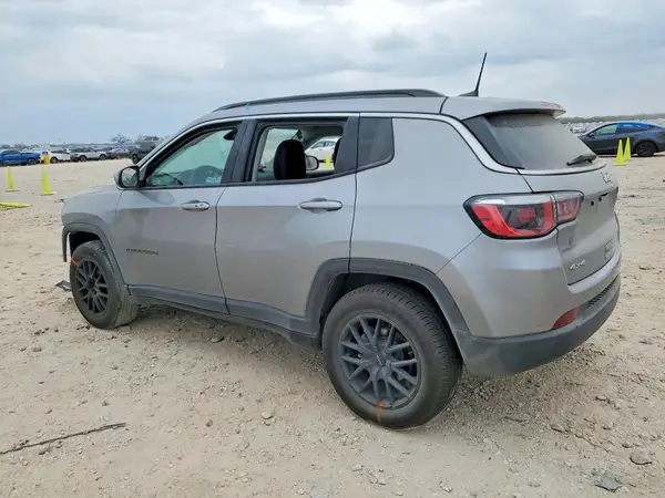 3C4NJDBB0KT741635 2019 JEEP COMPASS - Image 2