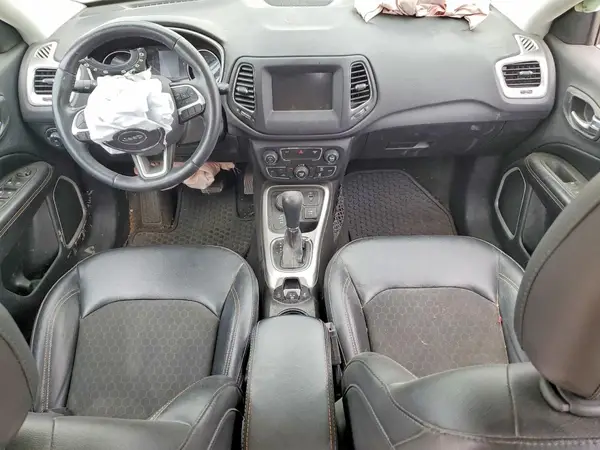 3C4NJDBB0KT741635 2019 JEEP COMPASS - Image 8