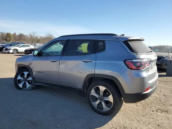 3C4NJDBB0KT768057 2019 JEEP COMPASS - Image 2