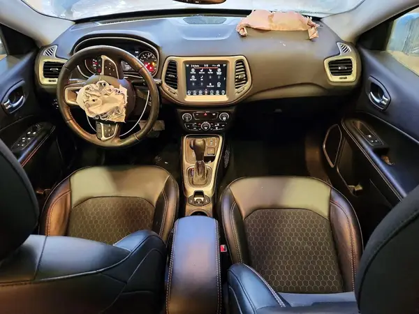 3C4NJDBB0KT786736 2019 JEEP COMPASS - Image 8