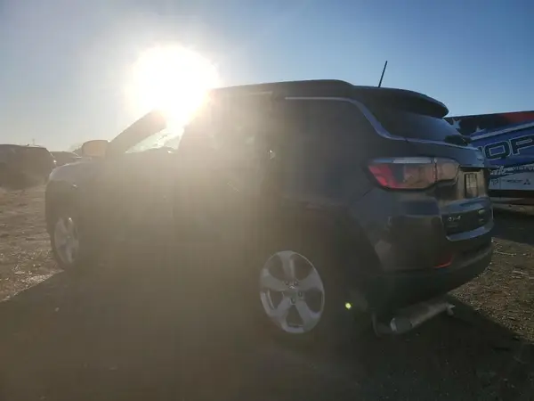 3C4NJDBB0KT786820 2019 JEEP COMPASS - Image 2