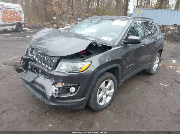 3C4NJDBB0KT792360 2019 JEEP COMPASS - Image 2
