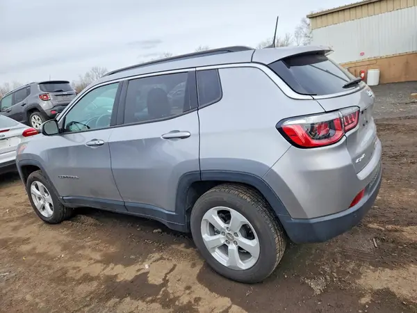 3C4NJDBB0KT818181 2019 JEEP COMPASS - Image 2
