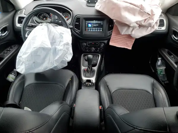3C4NJDBB0KT818391 2019 JEEP COMPASS - Image 8