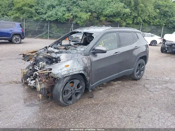 3C4NJDBB0KT828807 2019 JEEP COMPASS - Image 2