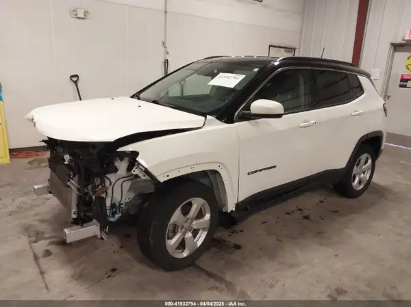 3C4NJDBB0KT834607 2019 JEEP COMPASS - Image 2