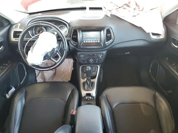 3C4NJDBB0KT840102 2019 JEEP COMPASS - Image 8