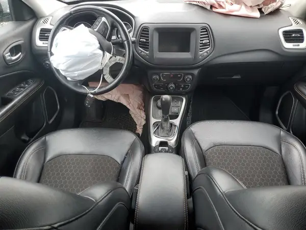 3C4NJDBB0KT847647 2019 JEEP COMPASS - Image 8