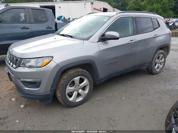 3C4NJDBB0KT850712 2019 JEEP COMPASS - Image 2