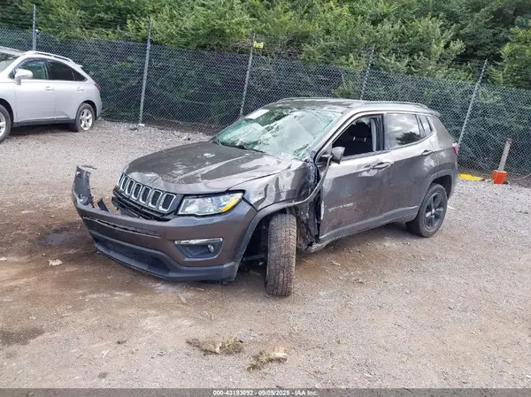 3C4NJDBB0LT132109 2020 JEEP COMPASS - Image 2