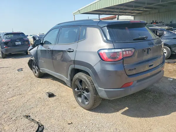 3C4NJDBB0LT165305 2020 JEEP COMPASS - Image 2